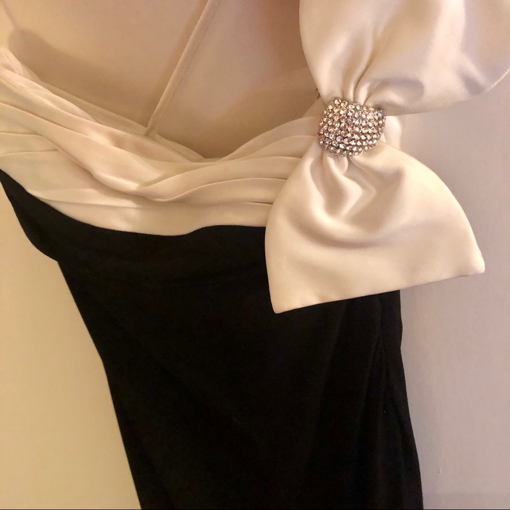 Cache formal dress with oversized bow